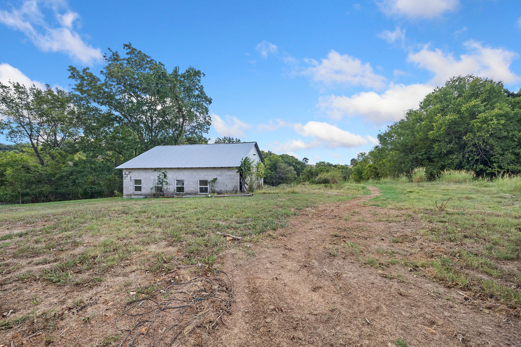 main property photo 24