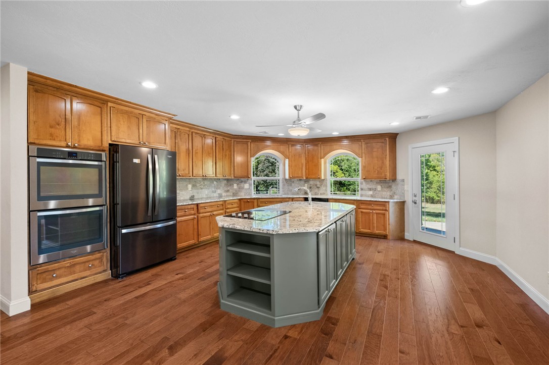 main property photo 6