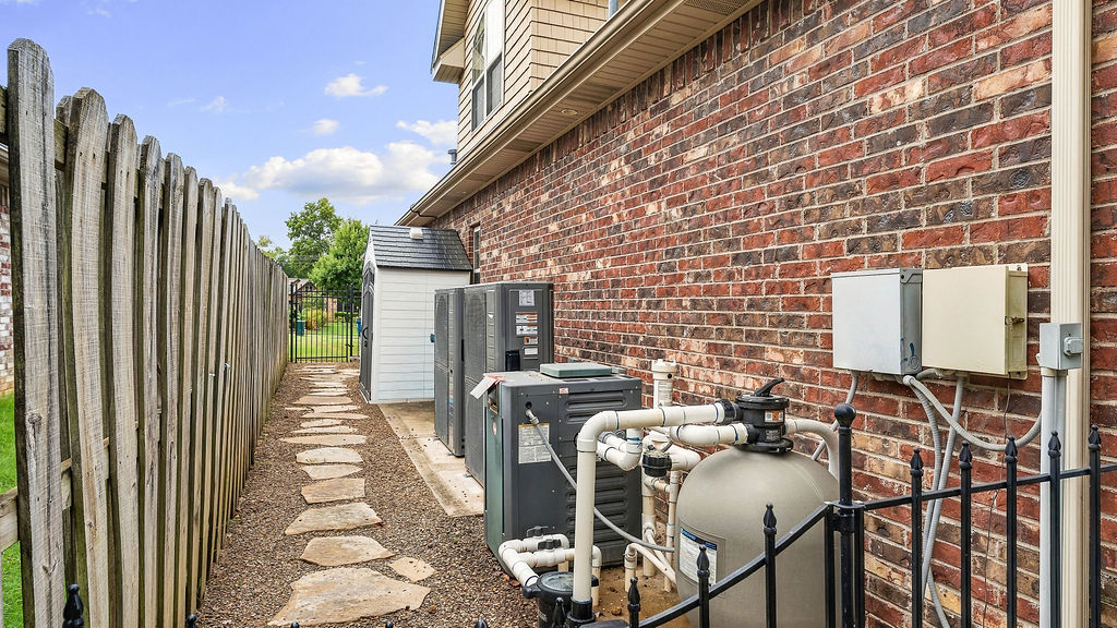 main property photo 45