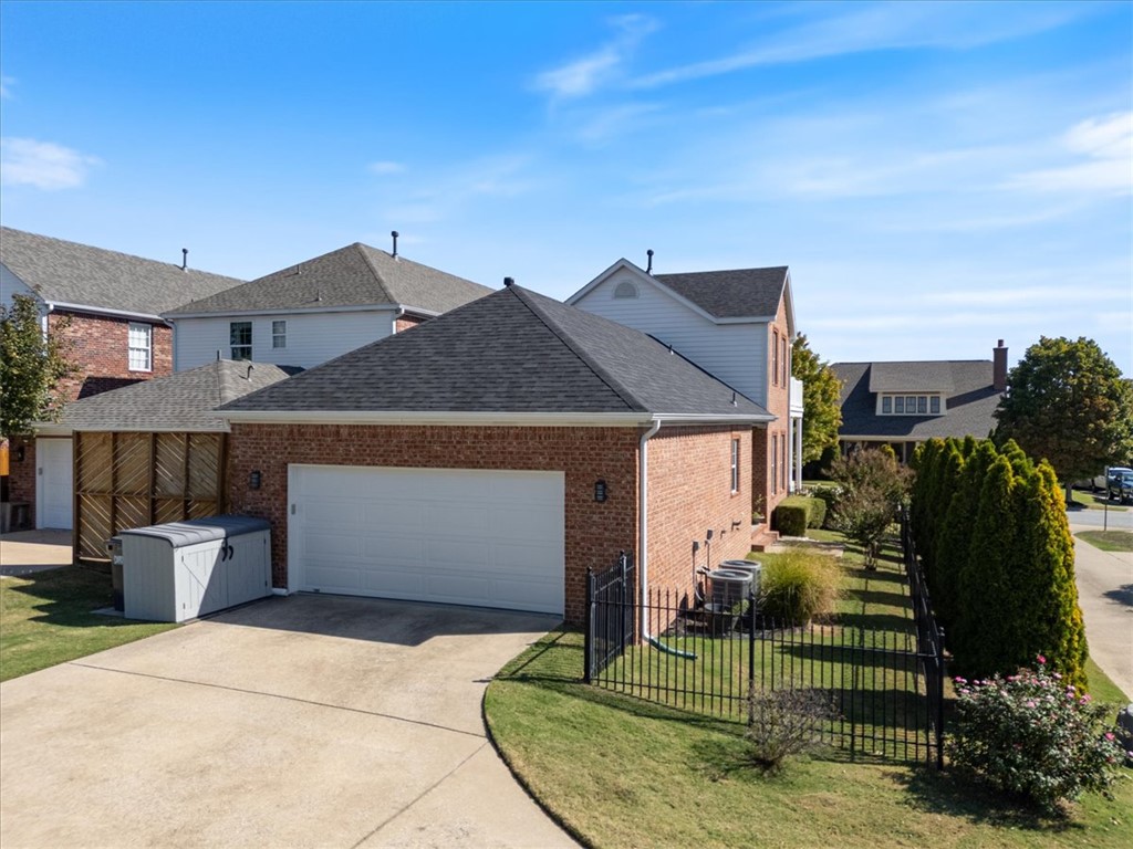 main property photo 28