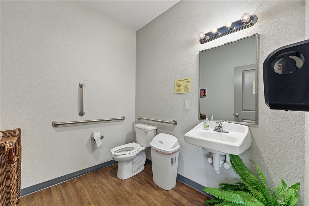 main property photo 17