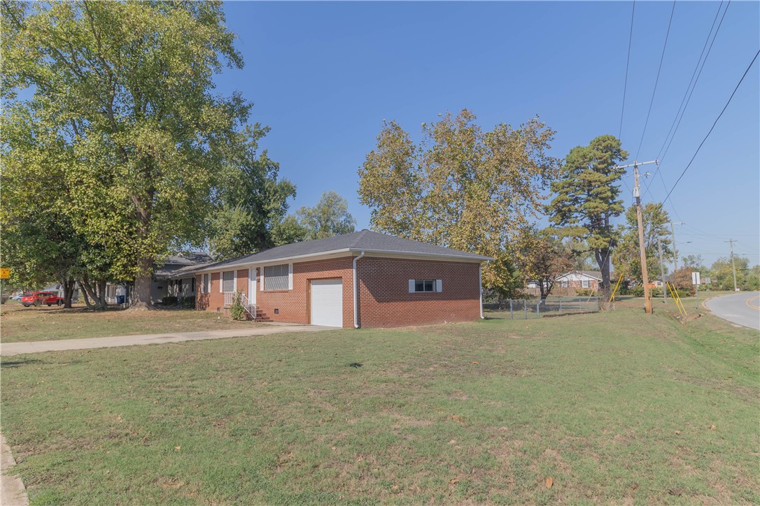main property photo 16
