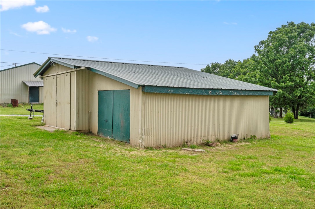 main property photo 40
