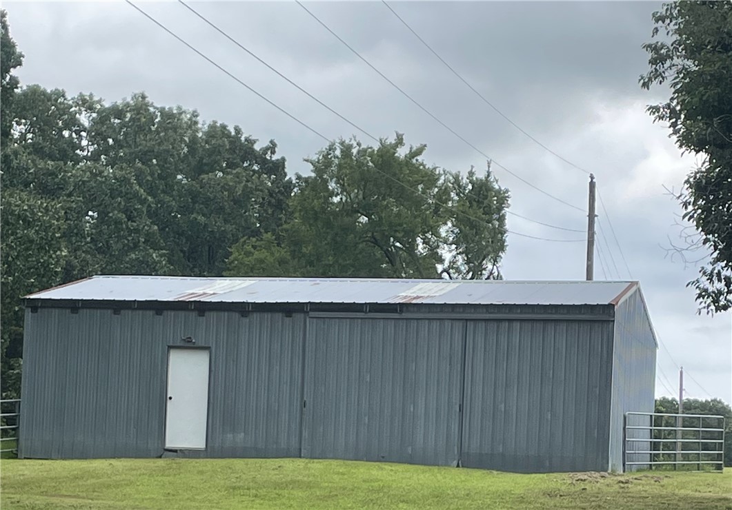 main property photo 28