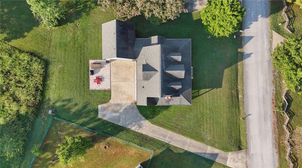 main property photo 32