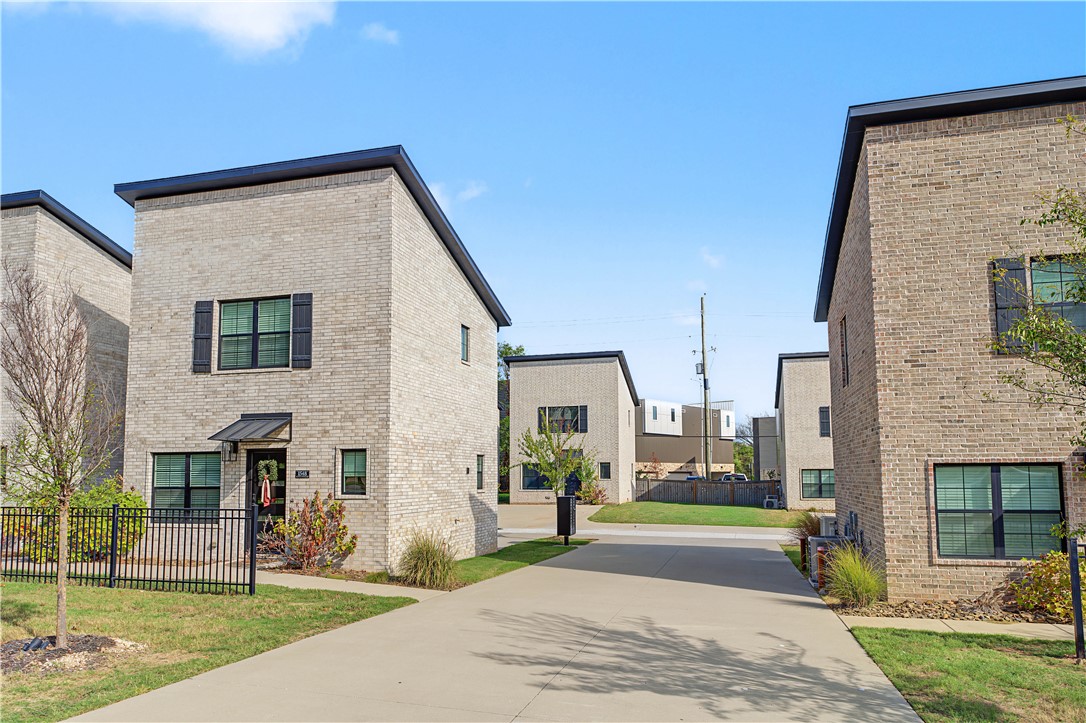 main property photo 16