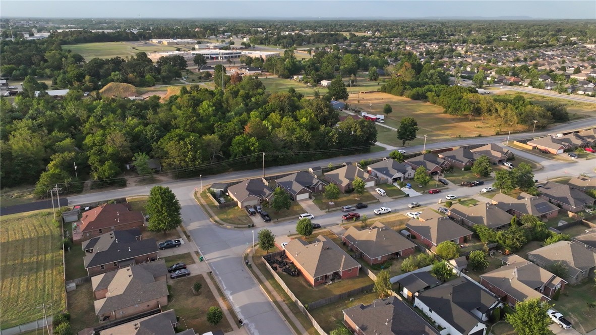 main property photo 33