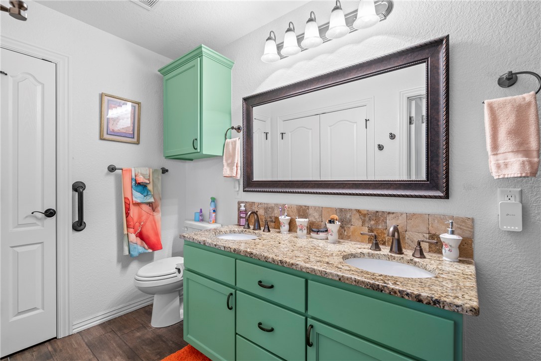 main property photo 17