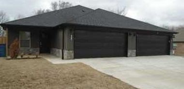 image of property with 8 Bed | 8 Bath | 4,124 Sqft