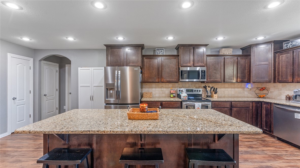 main property photo 13