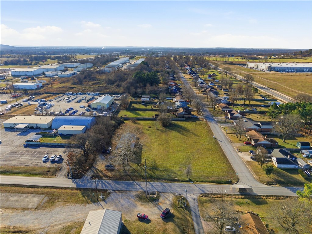 main property photo 28