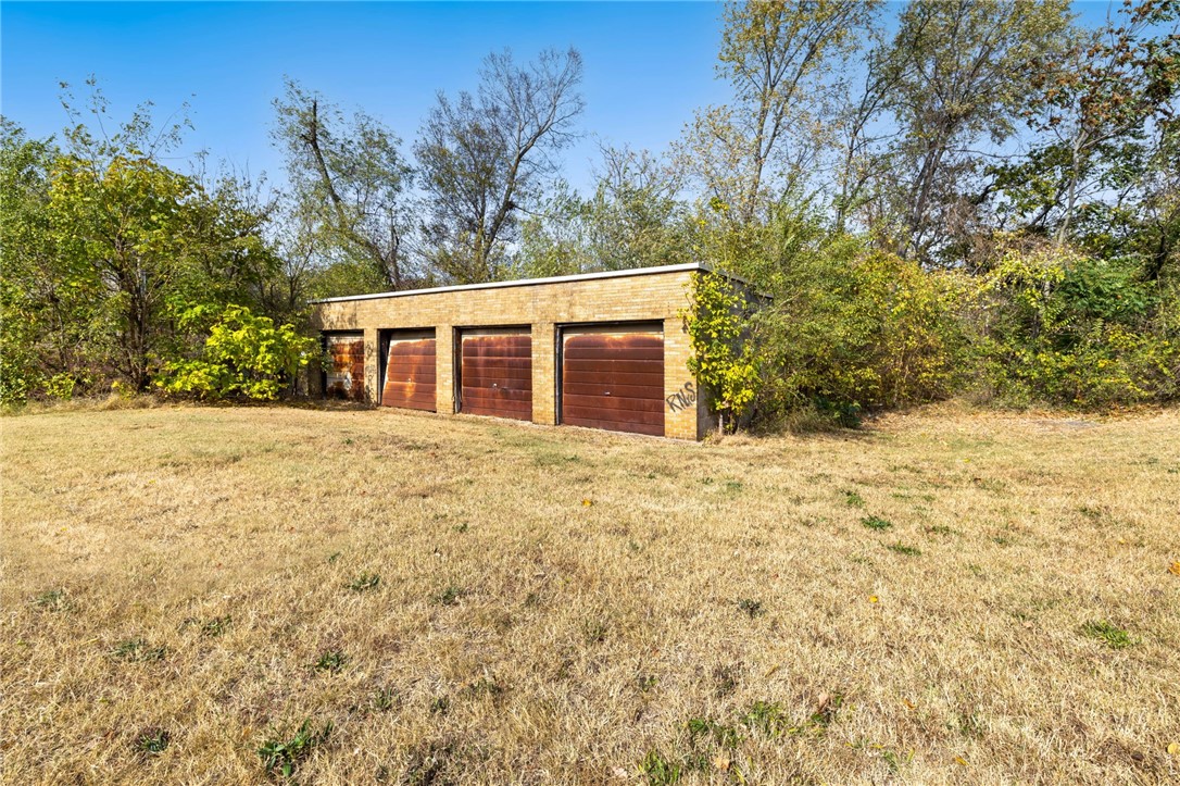 main property photo 29