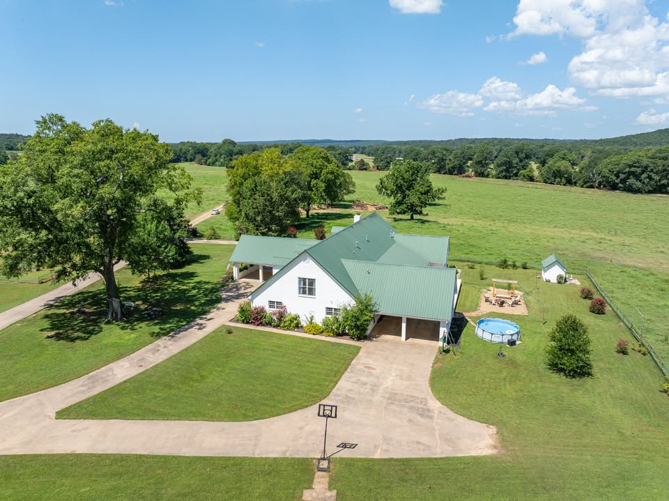 main property photo 36