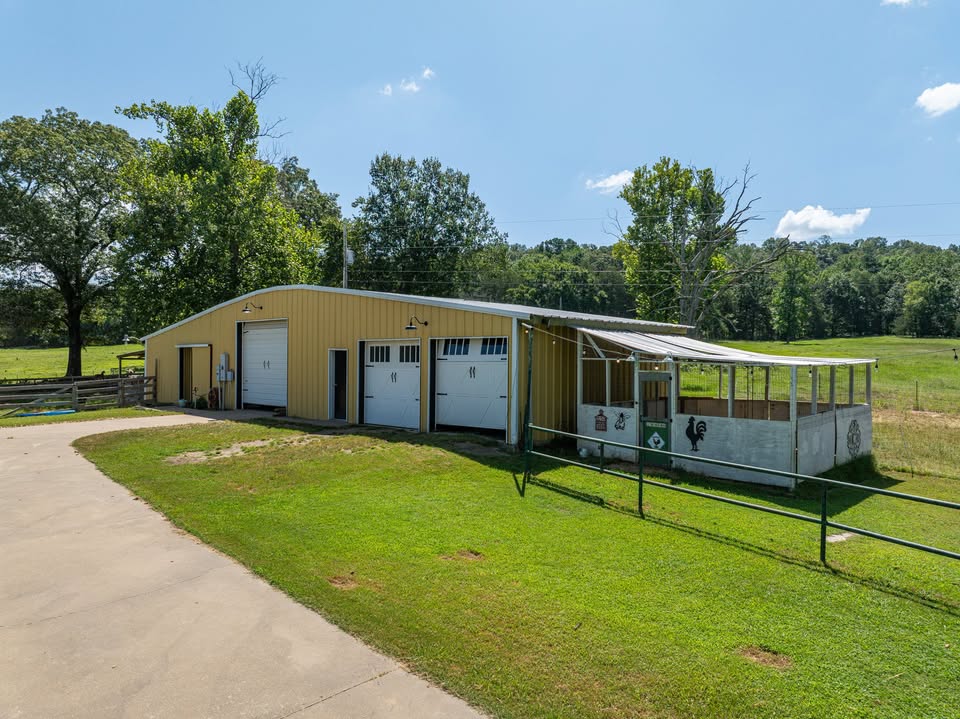main property photo 41