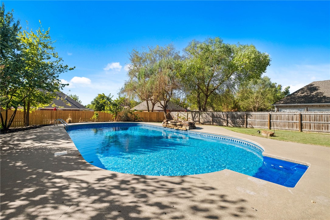 main property photo 22