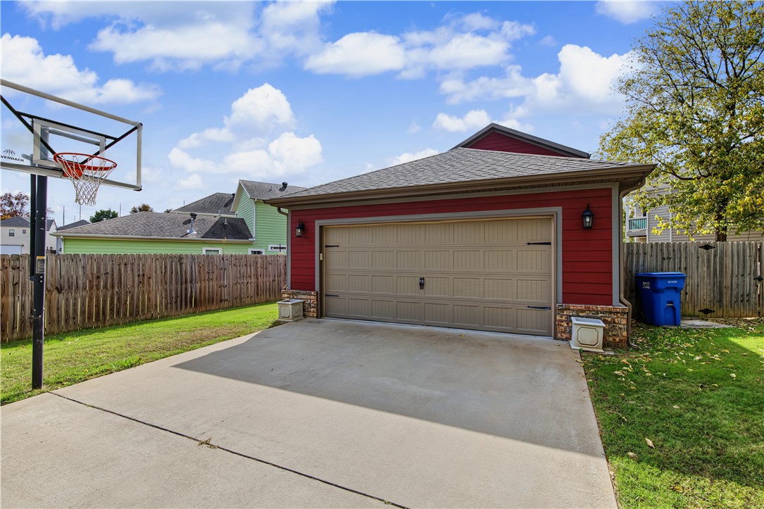 main property photo 19