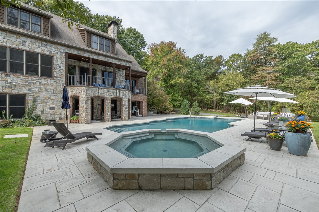 main property photo 50