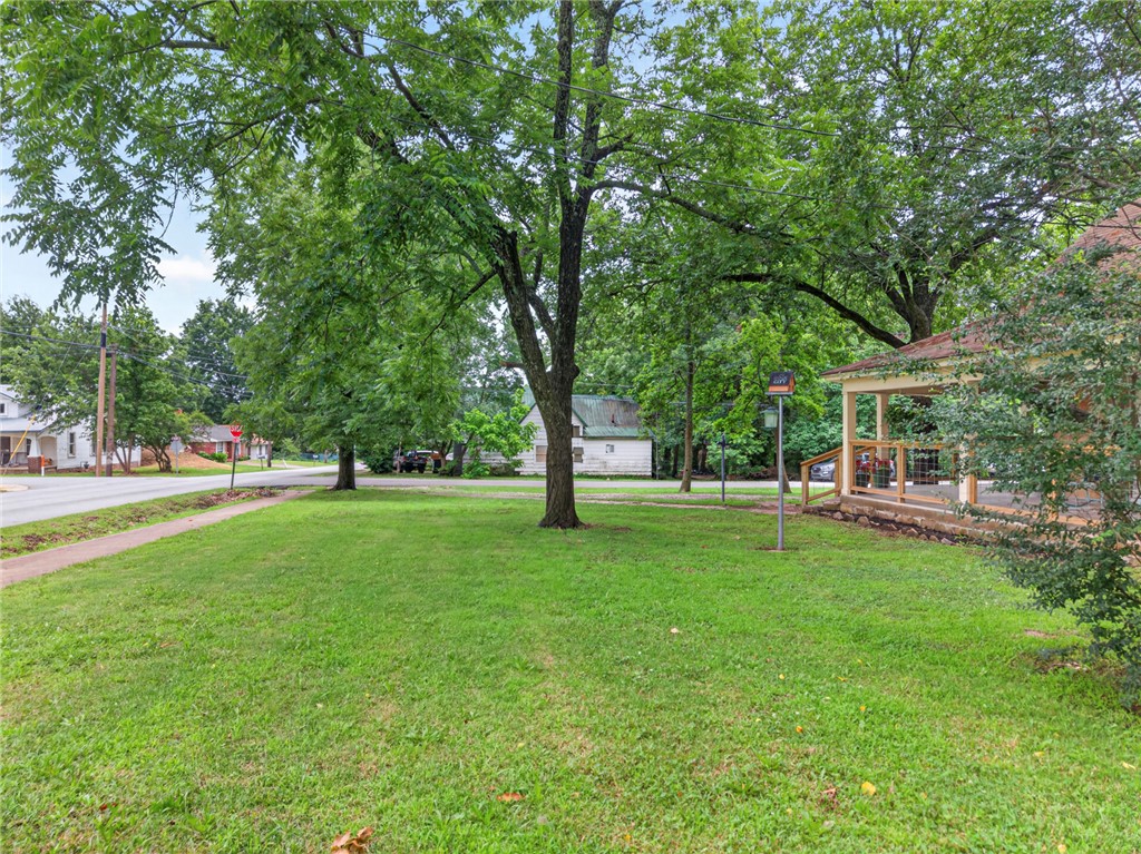 main property photo 40