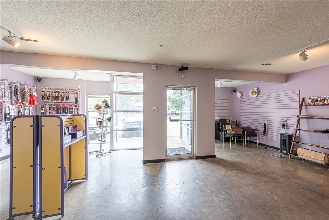 main property photo 25