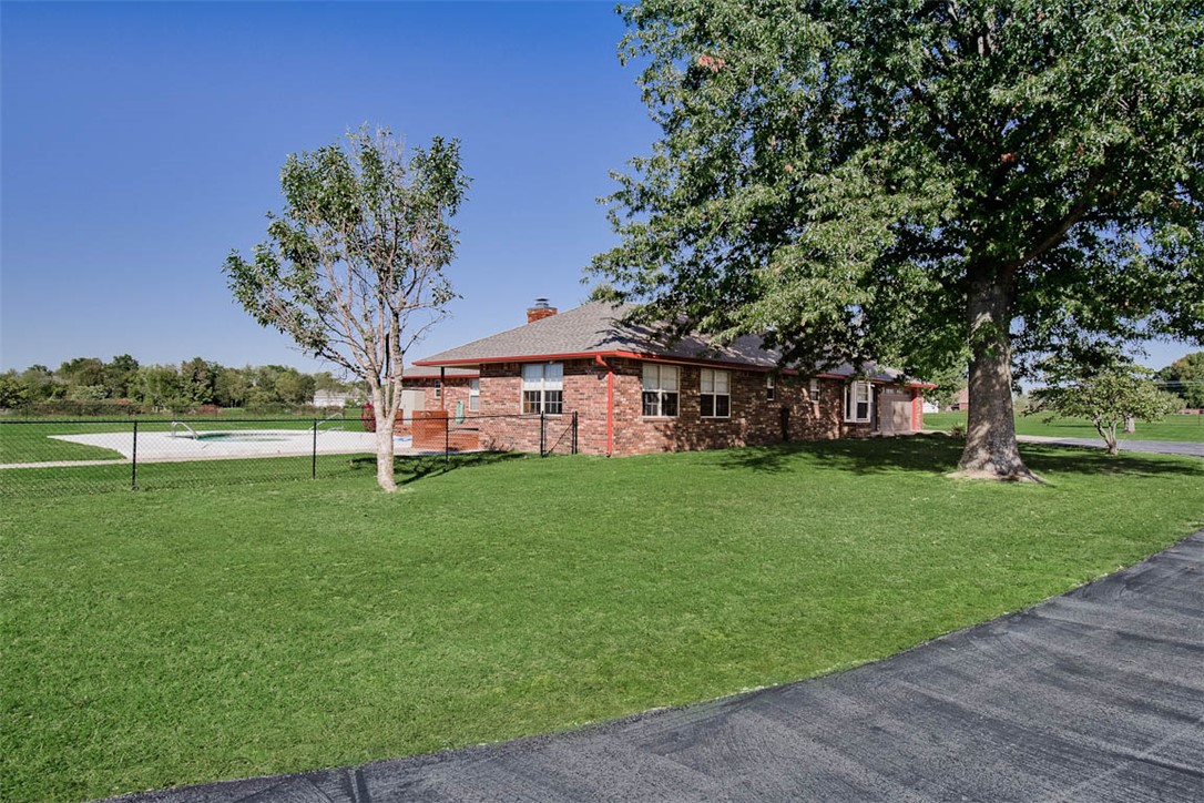 main property photo 23