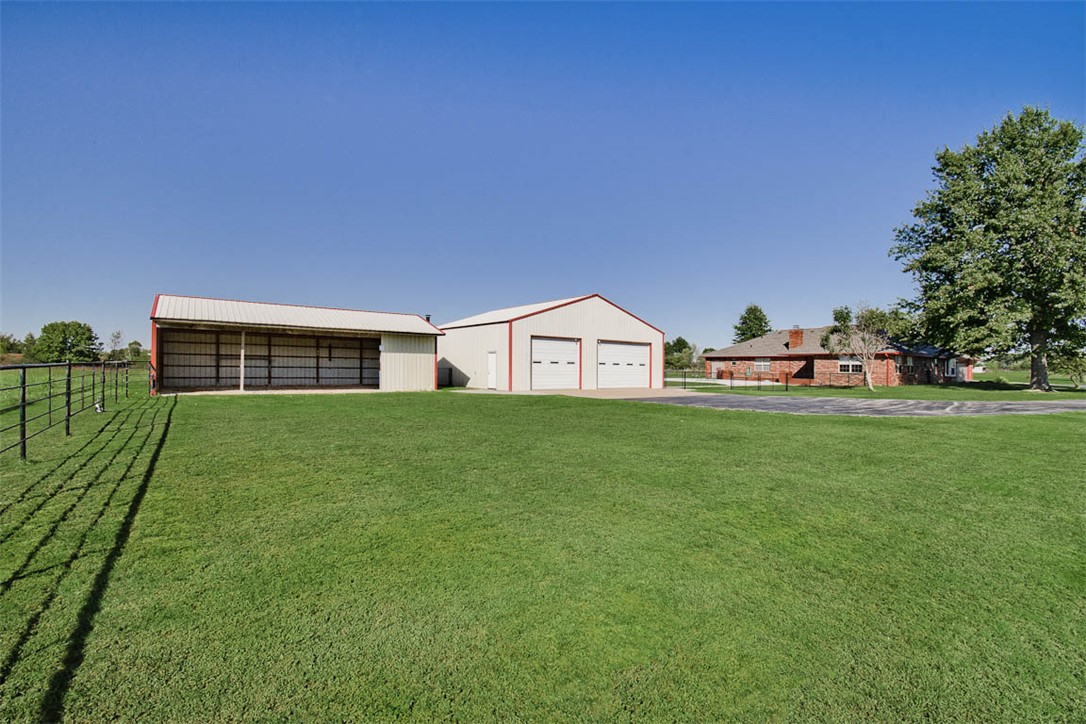 main property photo 30