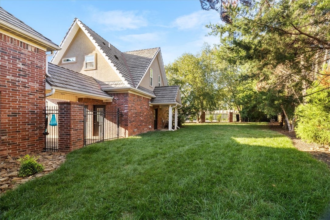 main property photo 40