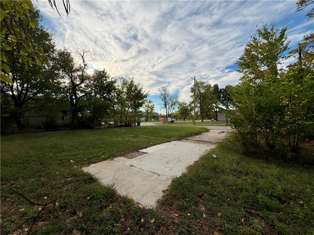 main property photo 14