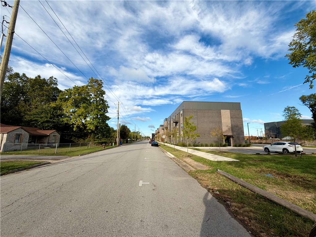 main property photo 6
