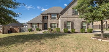 image of property with 4 Bed | 3 Bath | 3,723 Sqft