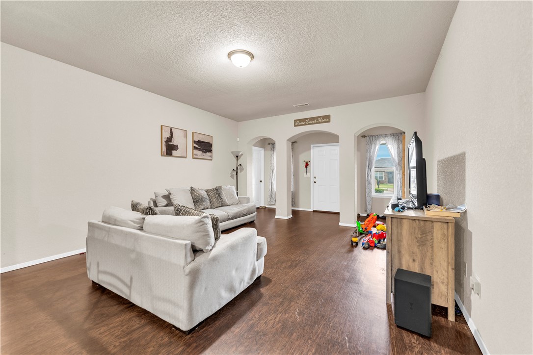 main property photo 3
