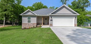 image of property with 3 Bed | 2 Bath | 1,550 Sqft