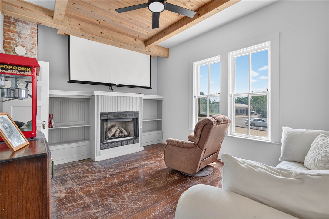 main property photo 24