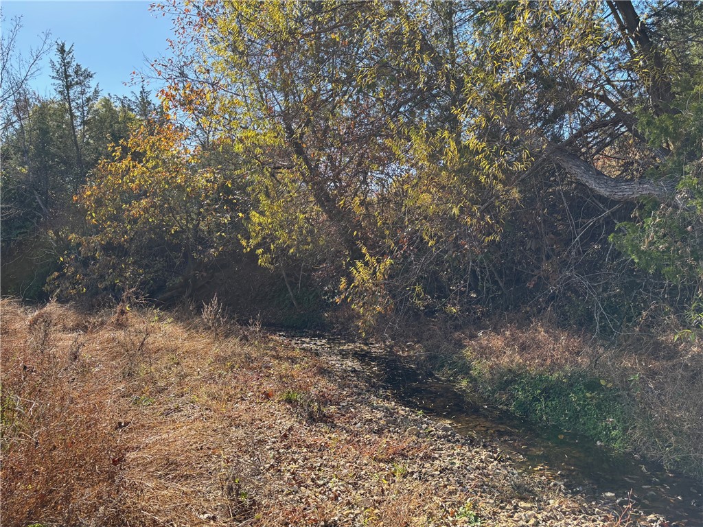 main property photo 32