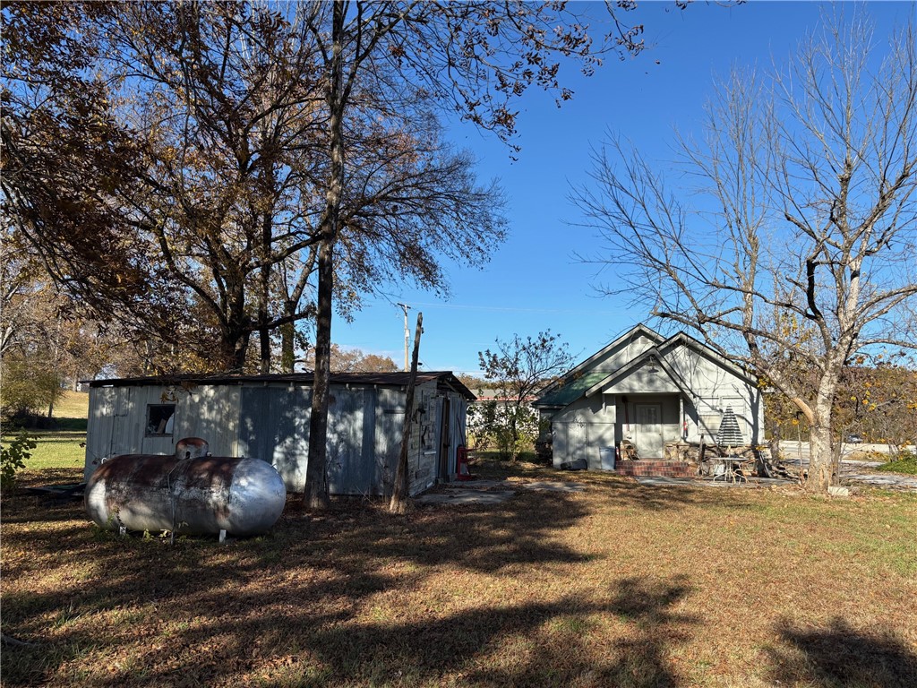 main property photo 41