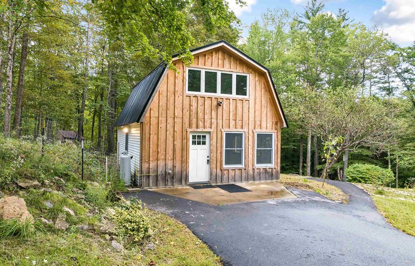 30 Hermit Woods Rd, Meredith, NH 03253