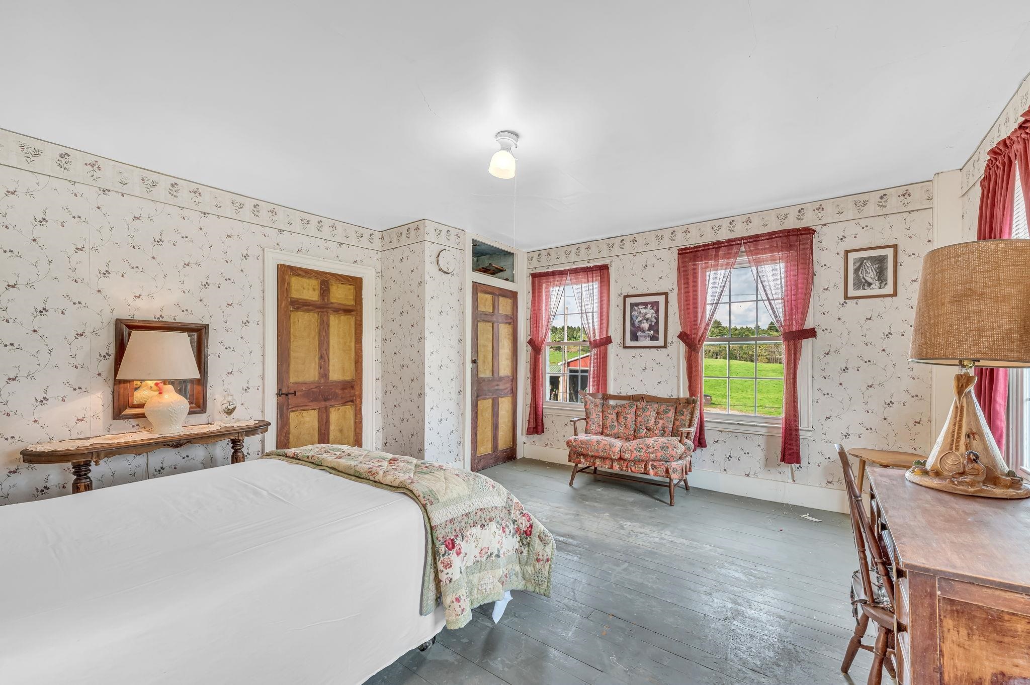 main property photo 17