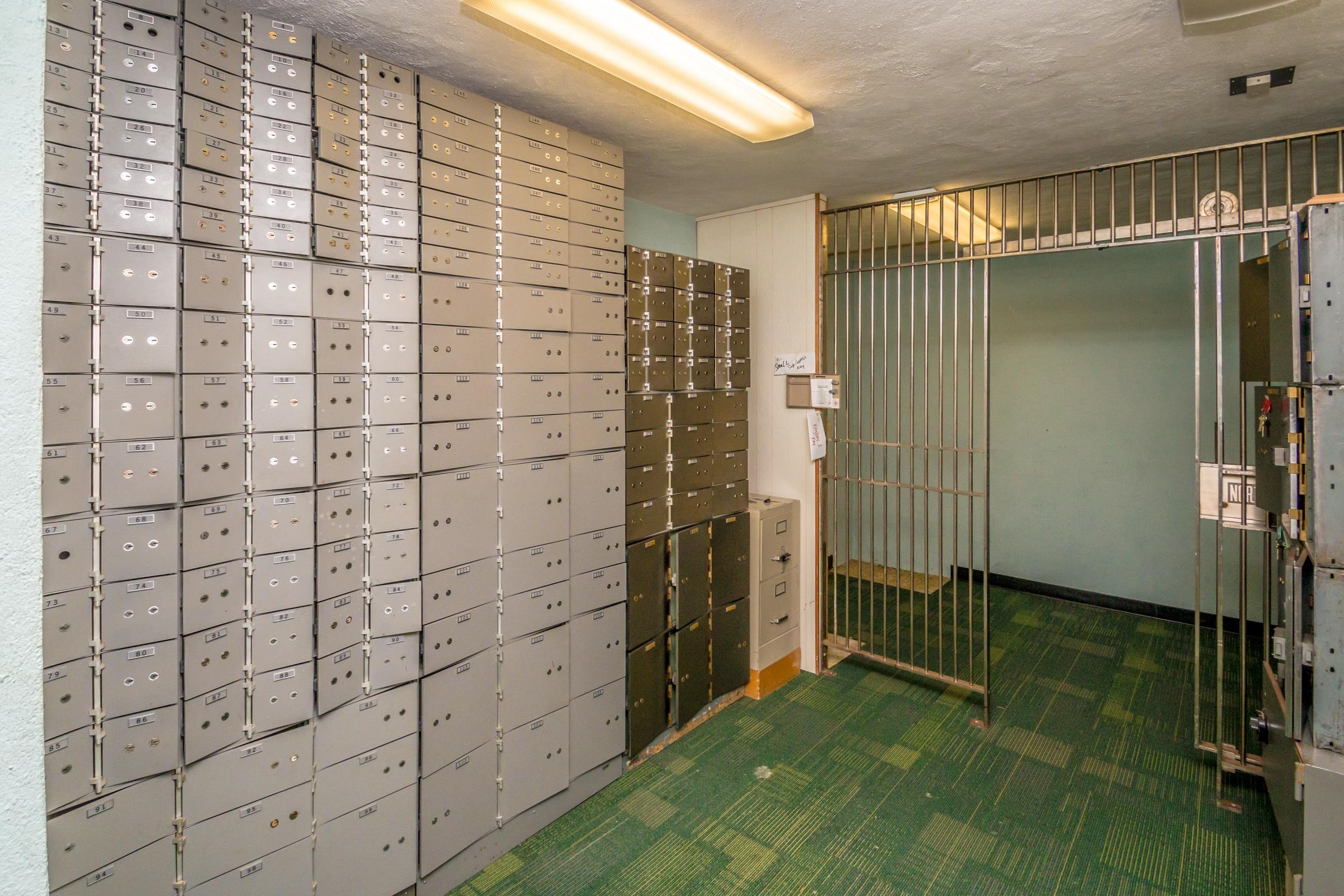 main property photo 18