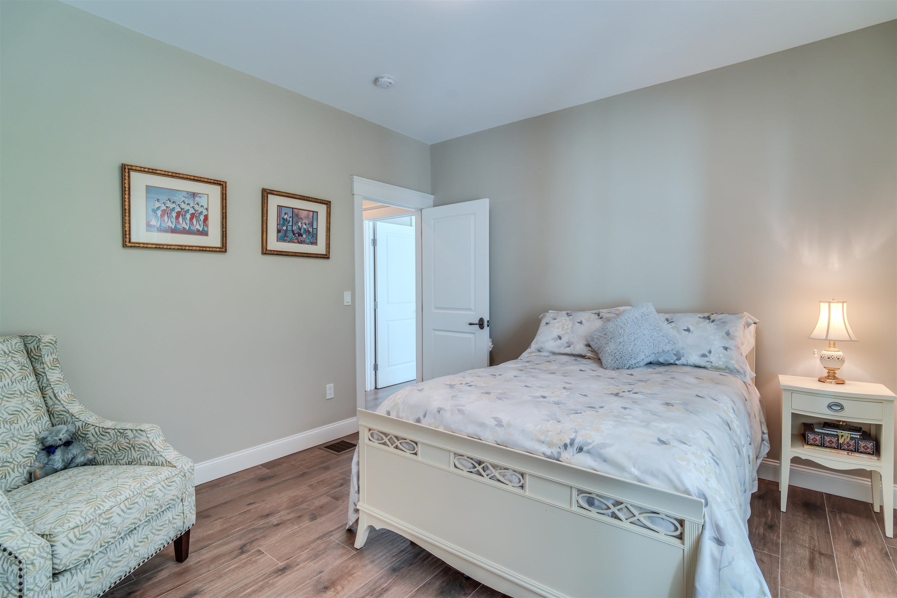 property viewer photo 27