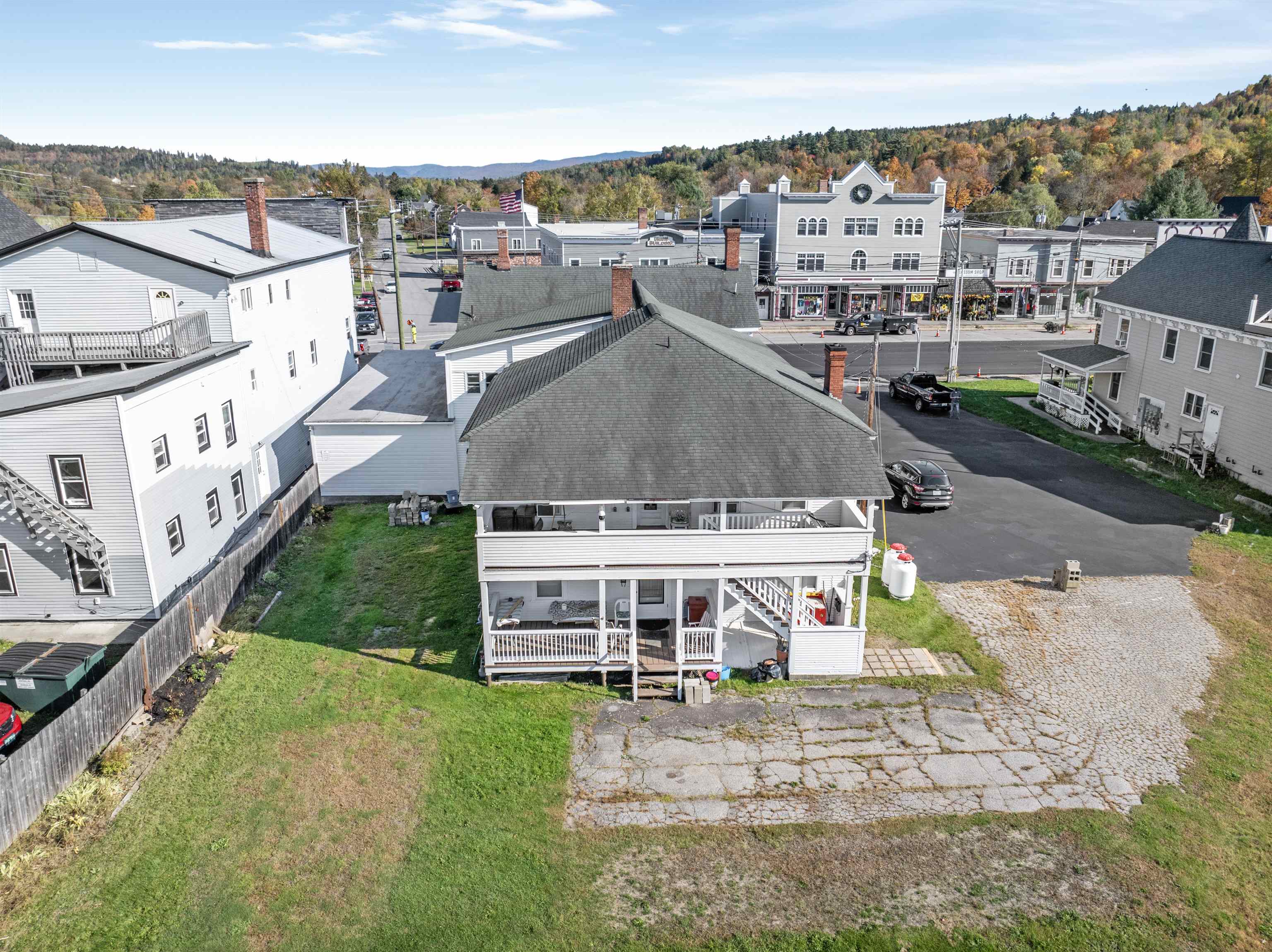 main property photo 25