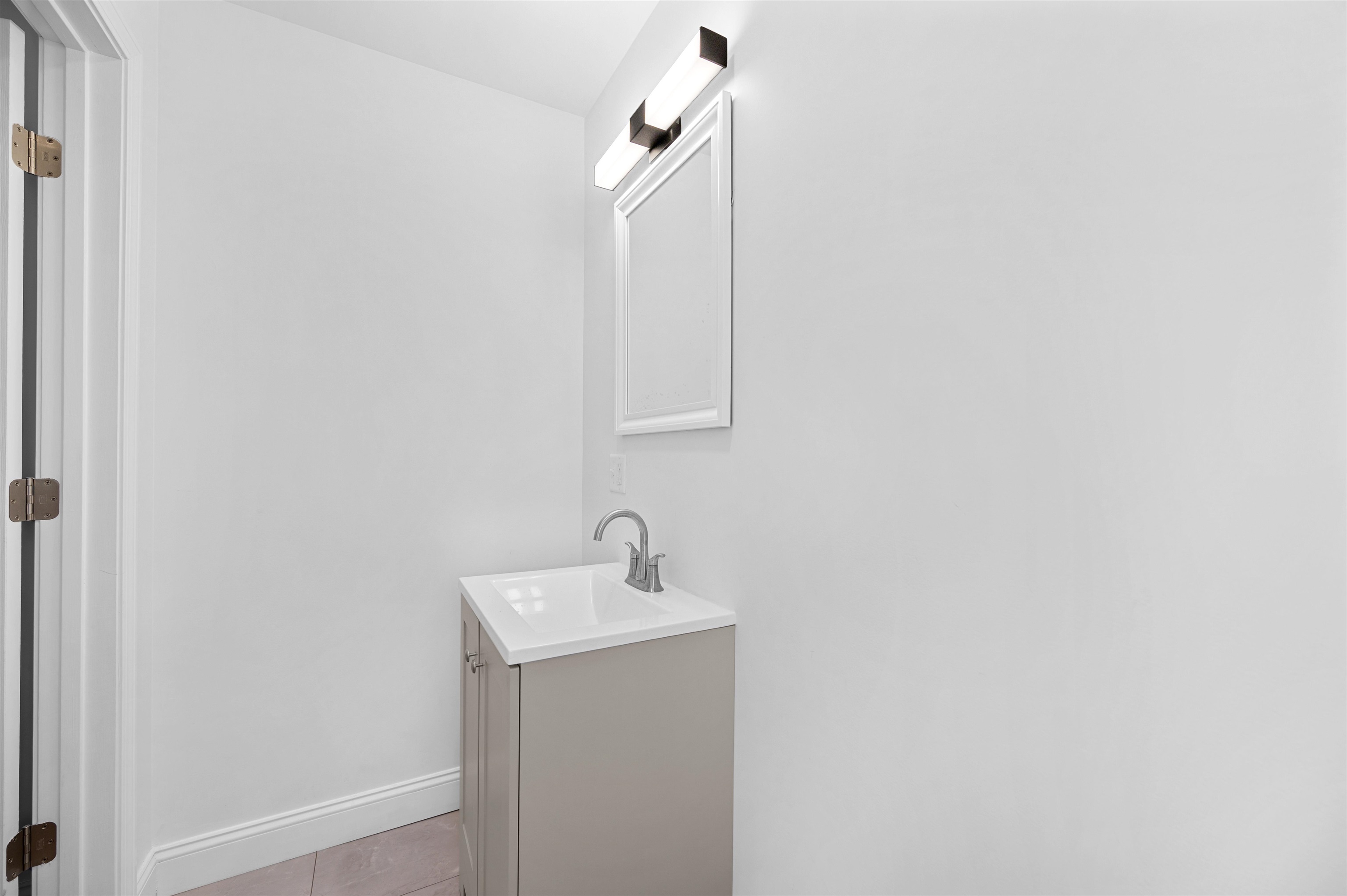 property viewer photo 27