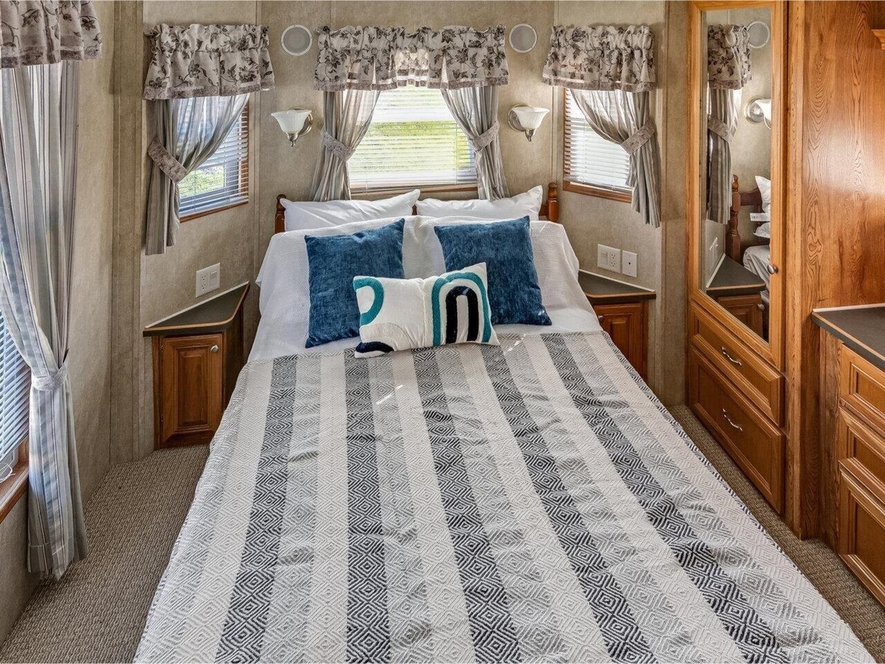 property viewer photo 7