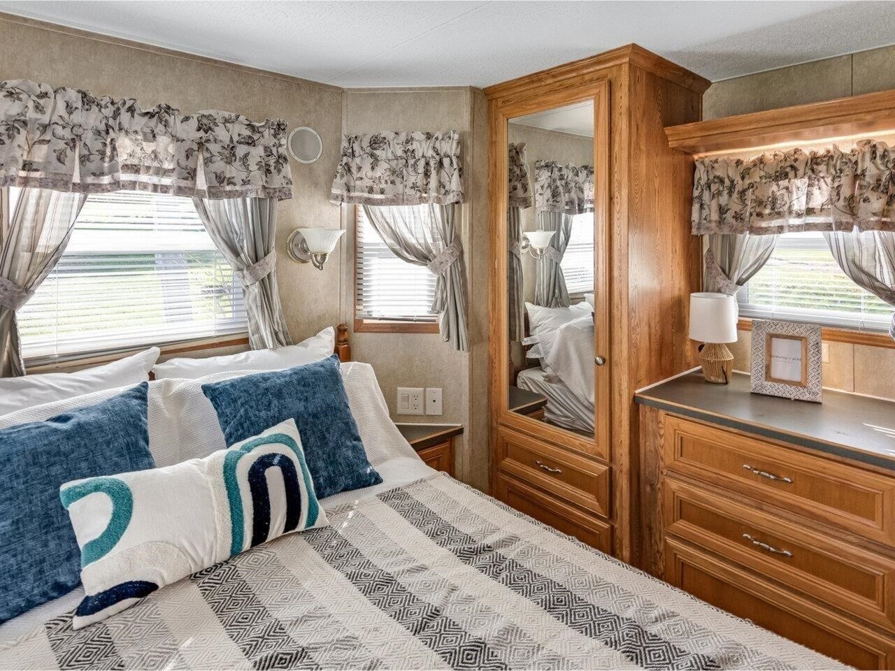 property viewer photo 8