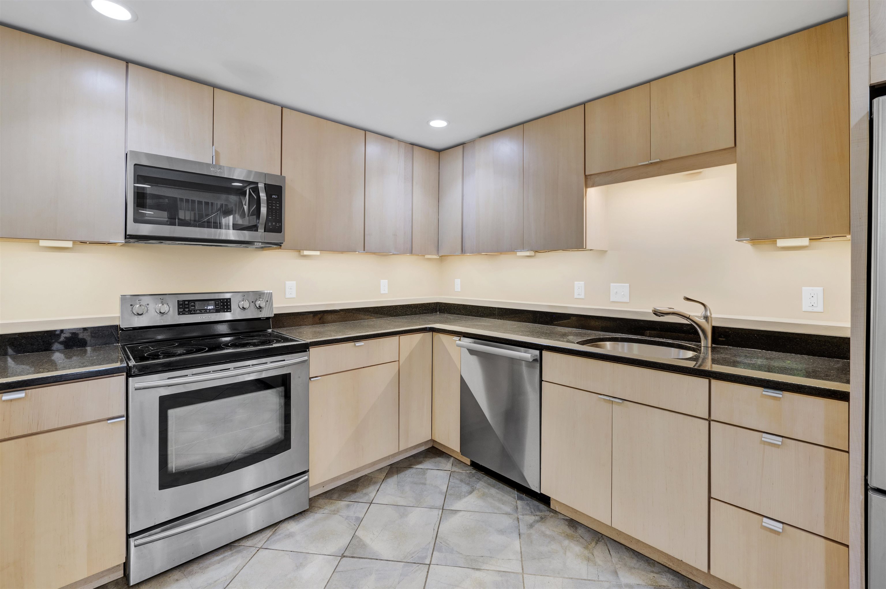 property viewer photo 10