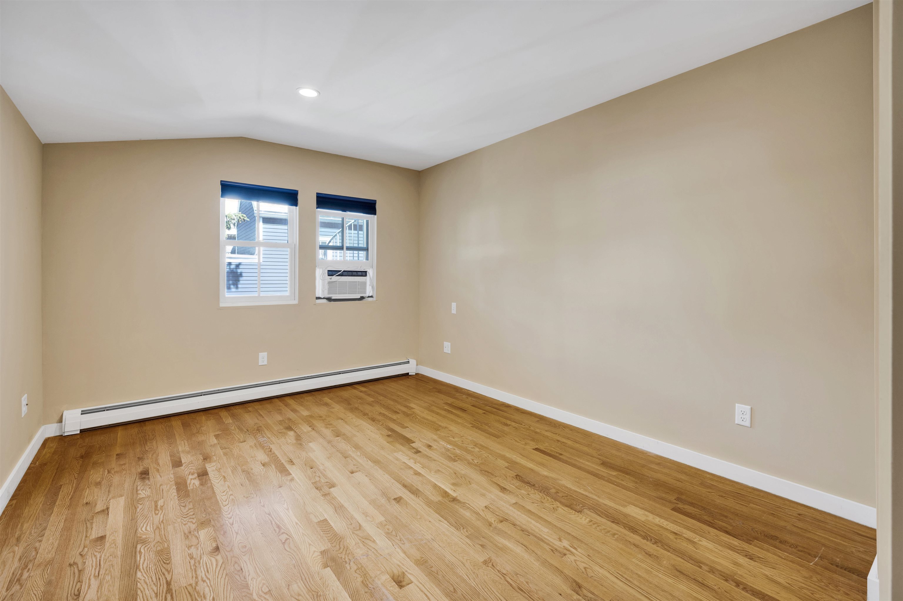 property viewer photo 20