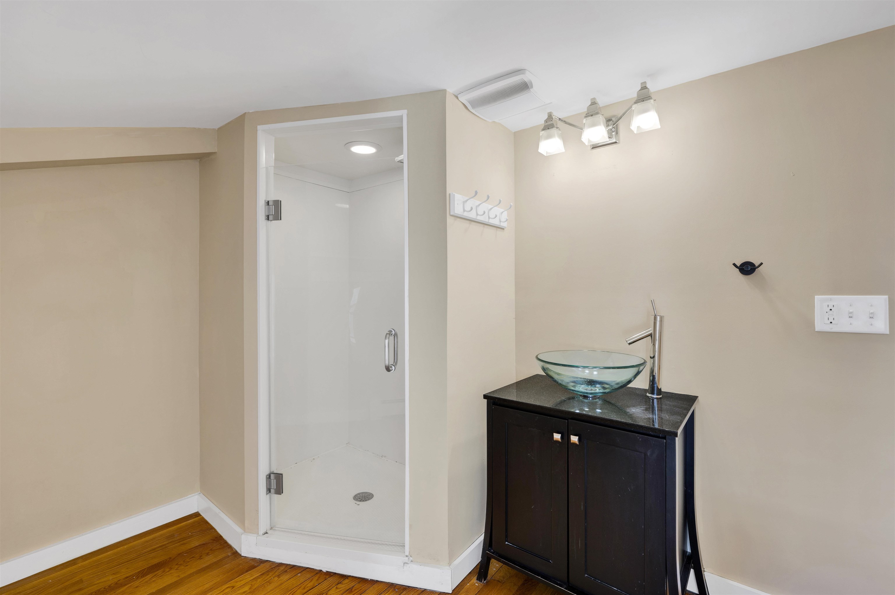 property viewer photo 24