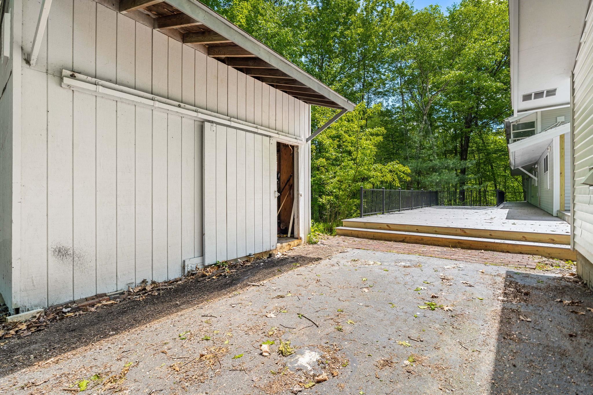 main property photo 33