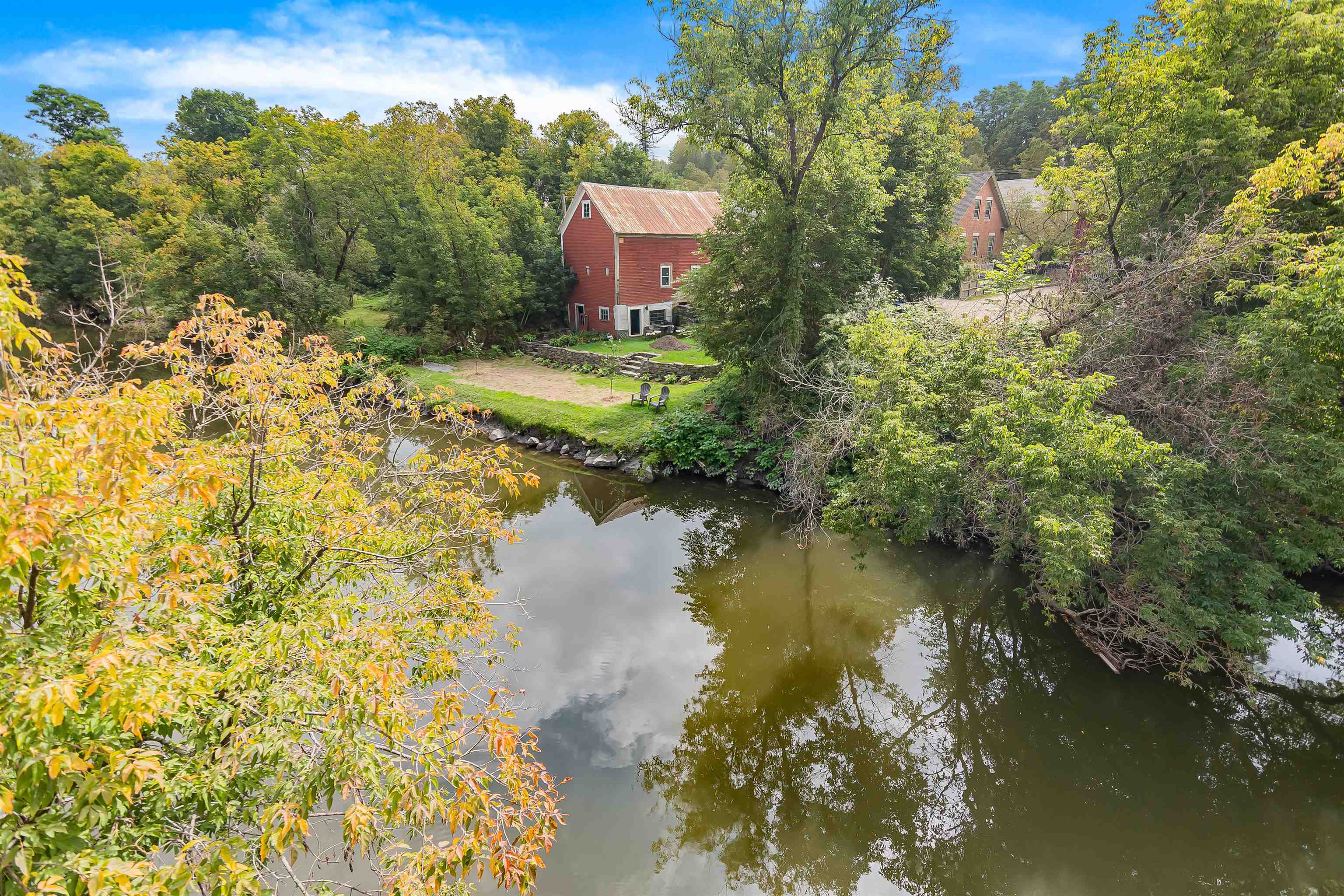 main property photo 25
