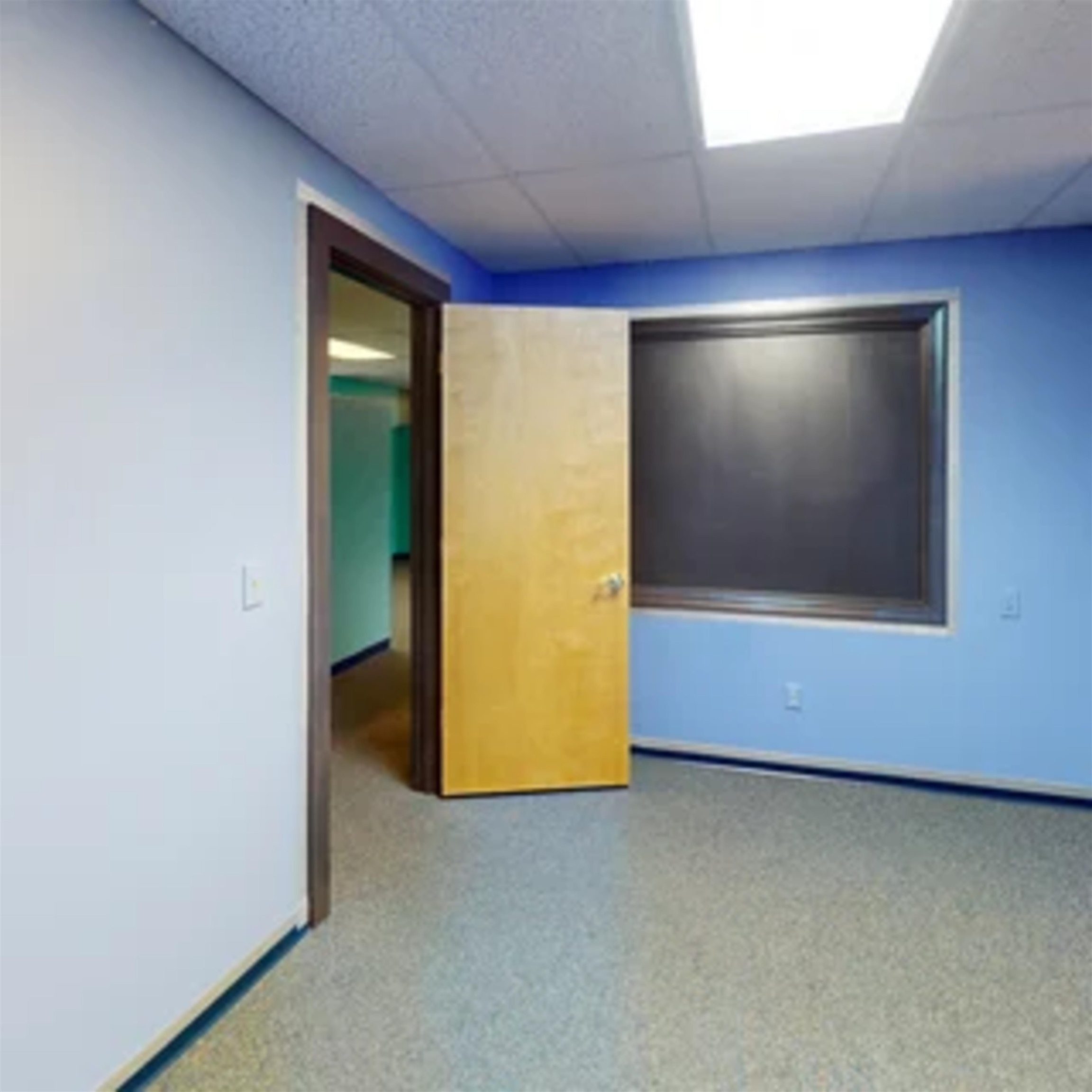 main property photo 10