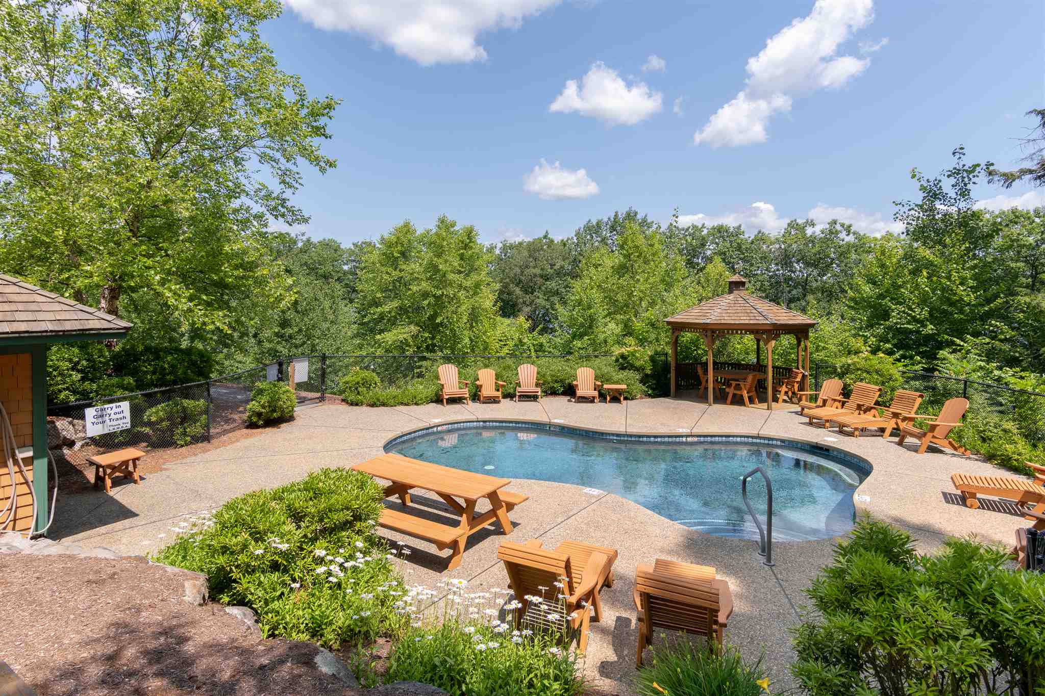 property viewer photo 6