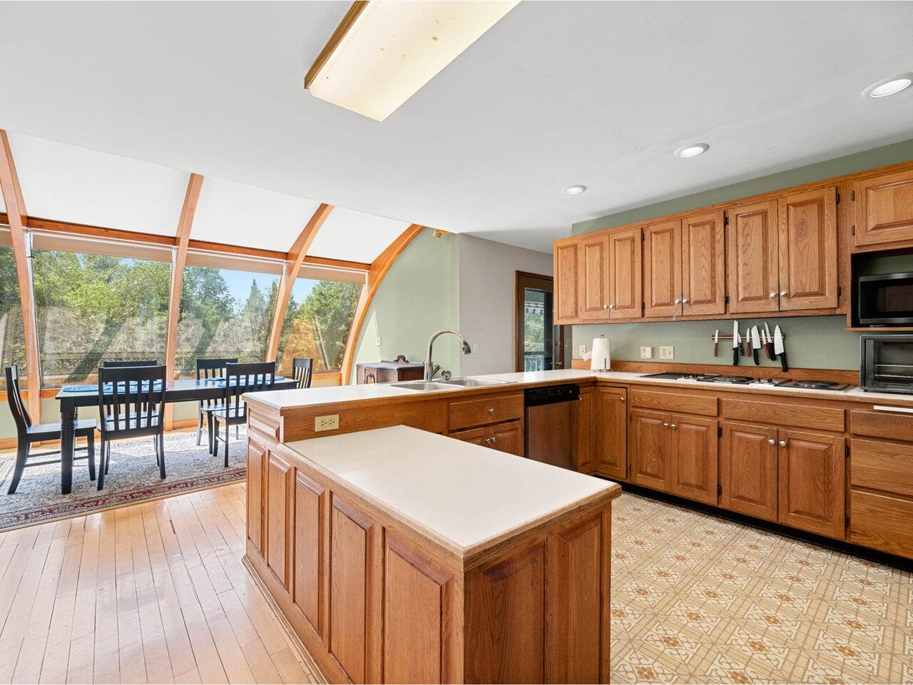 property viewer photo 10
